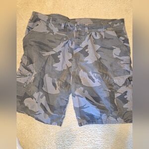 Wrangler Cargo Shorts Mens 44 Green Camo